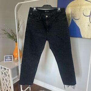 Zara Black Jeans. Relaxed fit. OBO